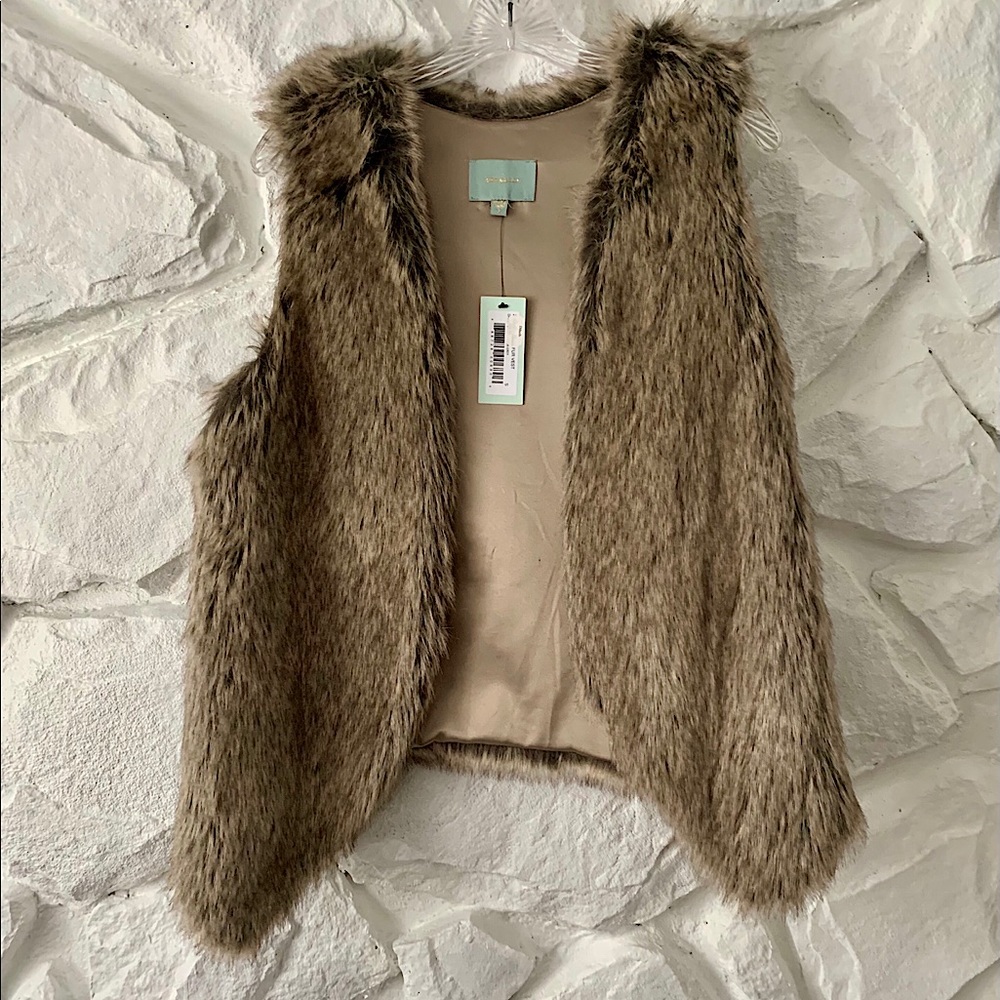 Skies are Blue Faux Fur Vest light brown